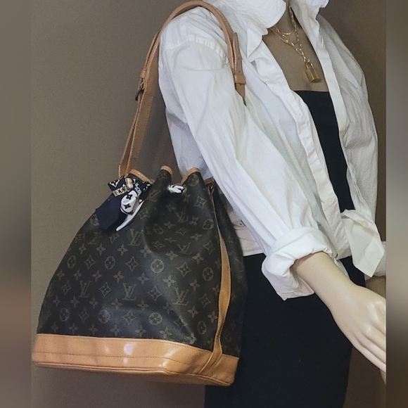 Guaranteed Authentic Louis Vuitton Large Bucket Noe GM - Picture 4 of 16